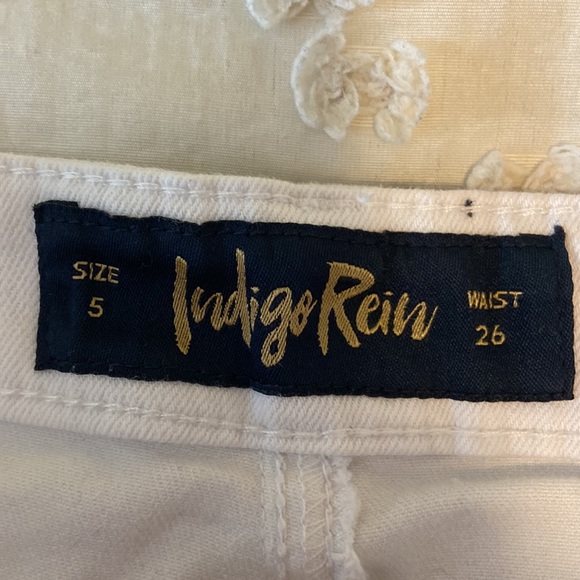 NWOT Indigo Rein white cutoff jean shorts 5 - Picture 5 of 7